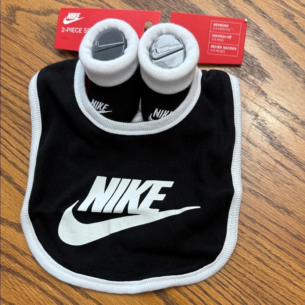 Nike Black and White Bib and Booties Set